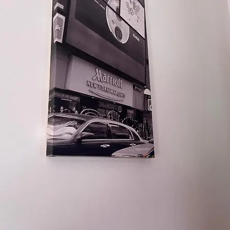 Melo Vecindario-near Airport-elevator-garage